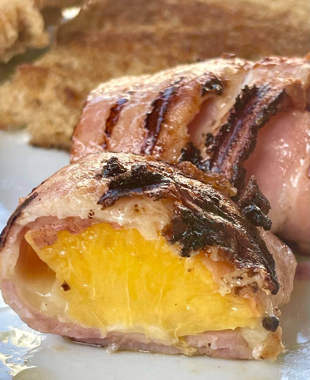 Жареные персики с беконом