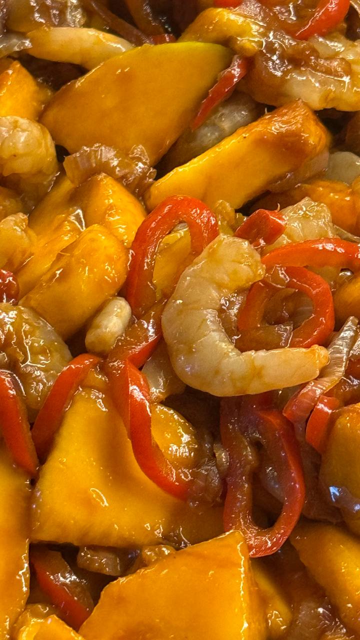 Креветки с манго