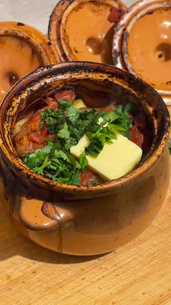 Мясо в горшочках