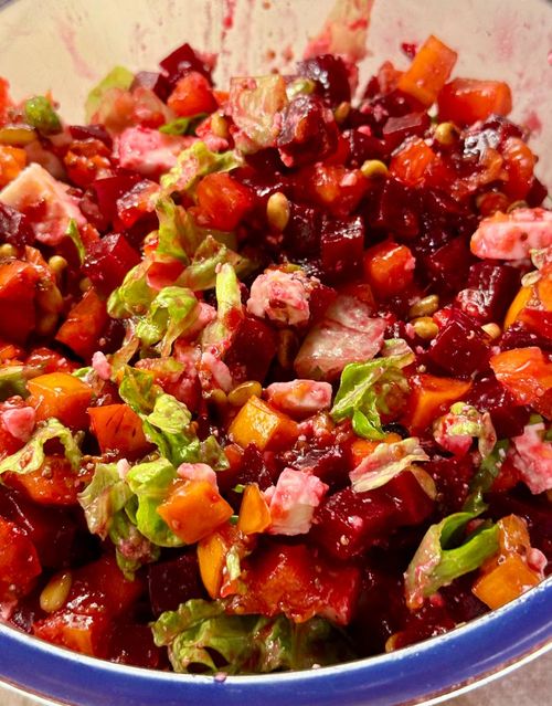 Салат из свеклы и хурмы