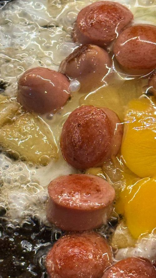 Яичница с консервированным ананасом