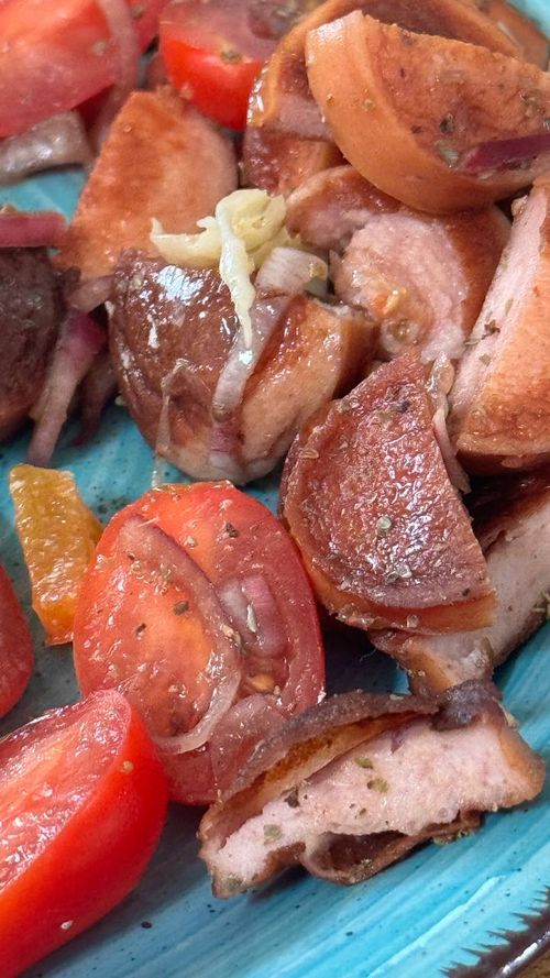 Колбаса и помидоры - 2