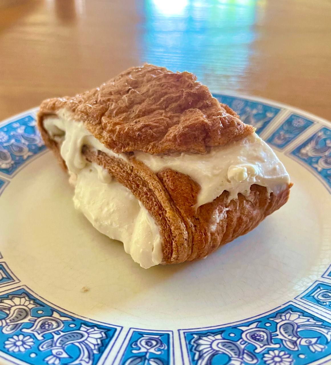 Рулет с творожным кремом