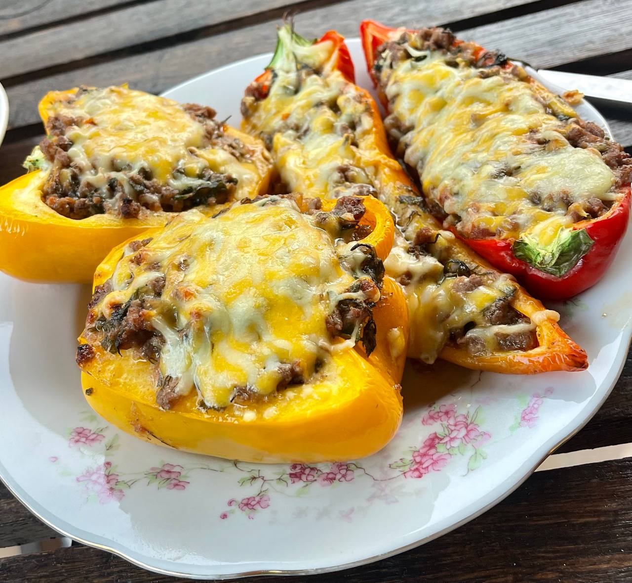 Запечёные перцы с фаршем