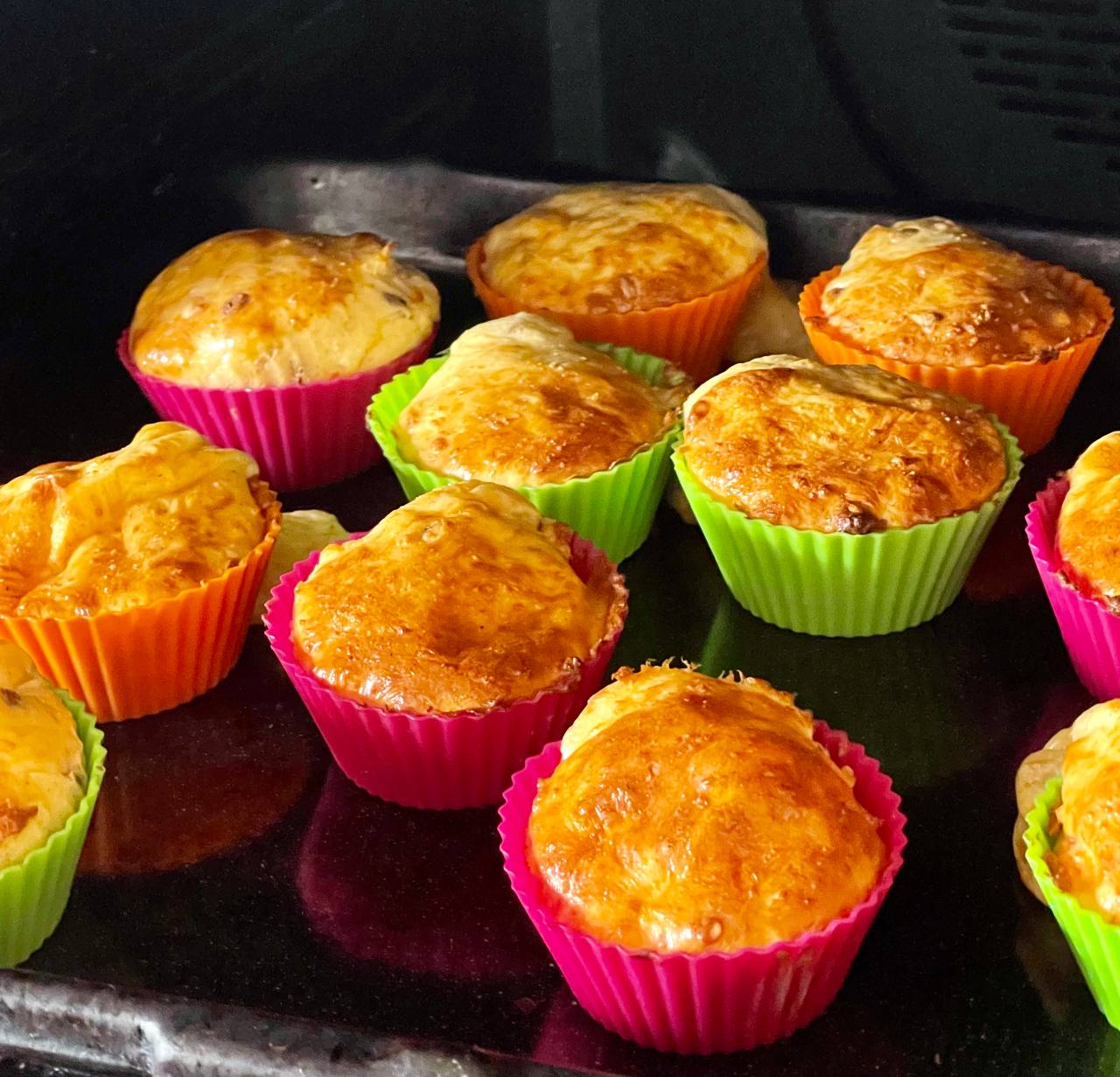 Безуглеводные кексы с вялеными томатами